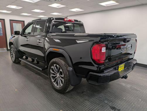 2023 GMC Canyon Denali