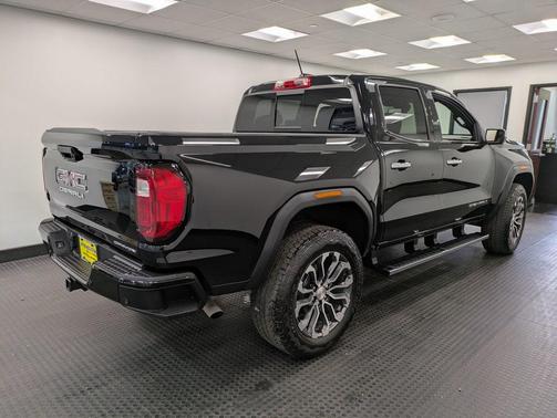 2024 GMC Canyon Denali