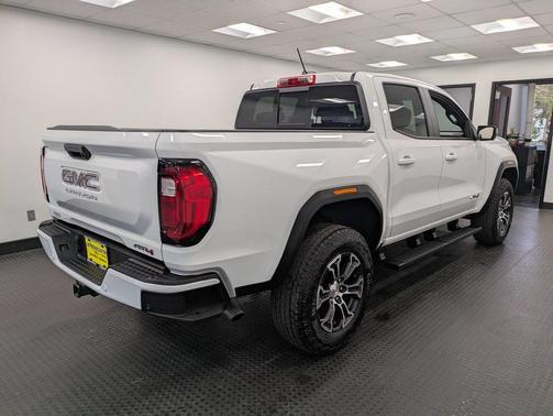 2024 GMC Canyon AT4