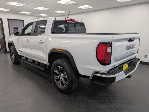 2024 GMC Canyon AT4