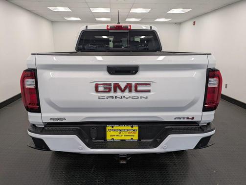 2024 GMC Canyon AT4