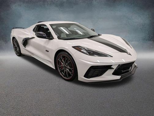 White Pearl Metallic 2023 Chevrolet Corvette Stingray w/3LT
