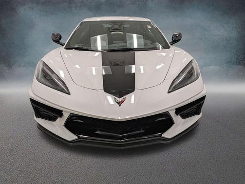 White Pearl Metallic 2023 Chevrolet Corvette Stingray w/3LT