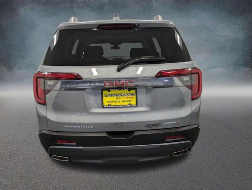 Sterling Metallic 2023 GMC Acadia AWD AT4