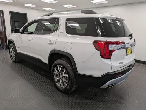 2022 GMC Acadia AWD SLE