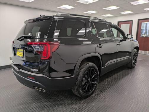 2023 GMC Acadia AWD SLT