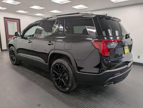 2023 GMC Acadia AWD SLT