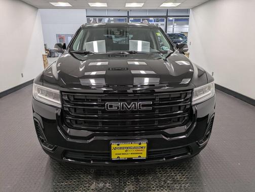 2023 GMC Acadia AWD SLT