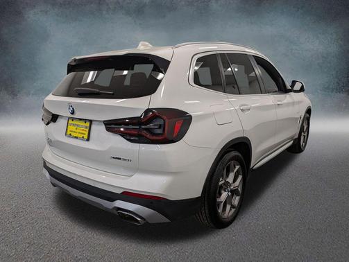 Mineral White Metallic 2023 BMW X3 xDrive30i