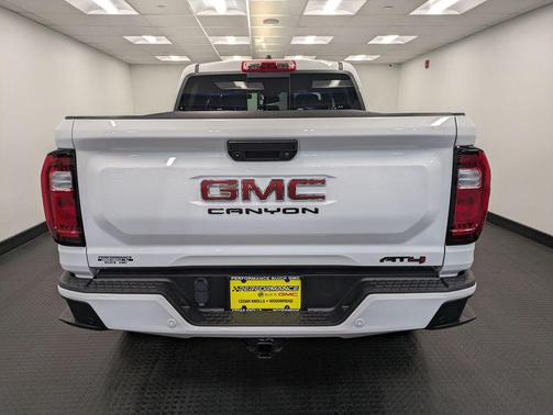 2023 GMC Canyon AT4