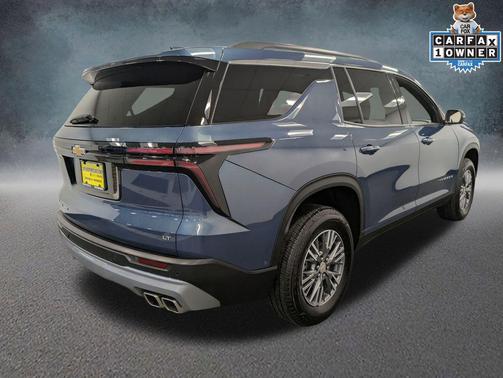 Lakeshore Blue Metallic 2024 Chevrolet Traverse LT