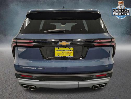 Lakeshore Blue Metallic 2024 Chevrolet Traverse LT