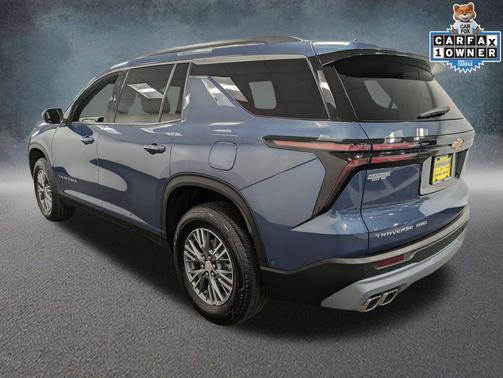 Lakeshore Blue Metallic 2024 Chevrolet Traverse LT
