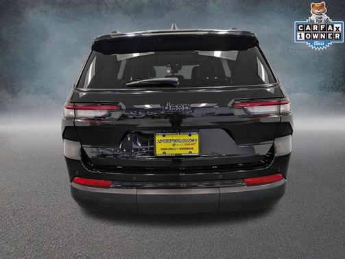 Diamond Black Crystal Pearlcoat 2024 Jeep Grand Cherokee L Altitude