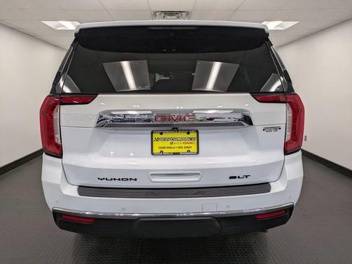 2022 GMC Yukon XL SLT