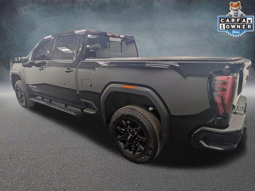 Onyx Black 2024 GMC Sierra 2500 AT4