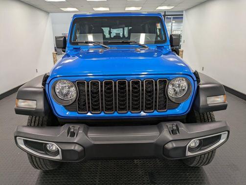 2024 Jeep Gladiator Sport