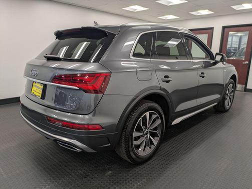 2022 Audi Q5 45 S line Premium Plus