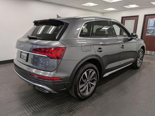 2022 Audi Q5 45 S line Premium Plus