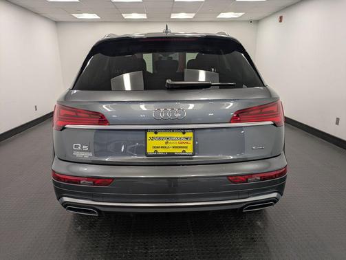 2022 Audi Q5 45 S line Premium Plus