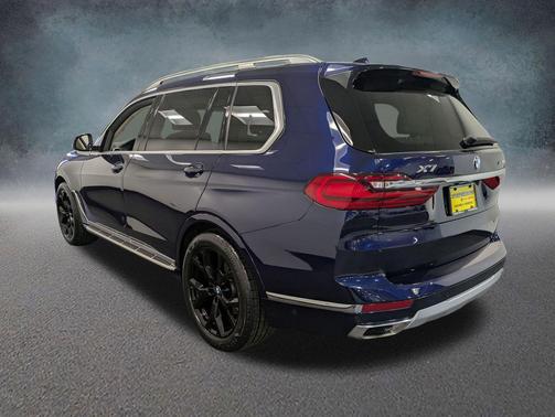 Blue 2021 BMW X7 xDrive40i