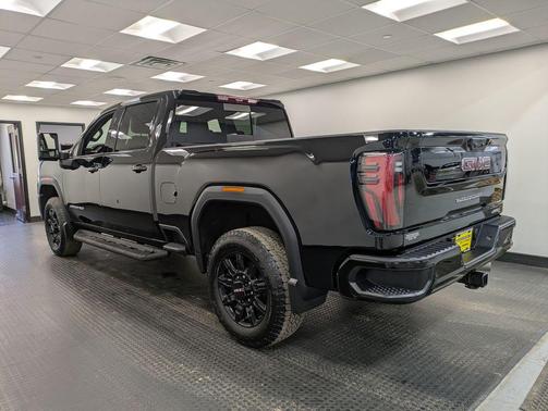2025 GMC Sierra 2500 AT4