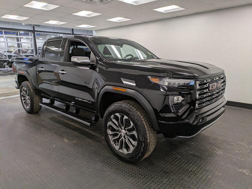 2023 GMC Canyon Denali
