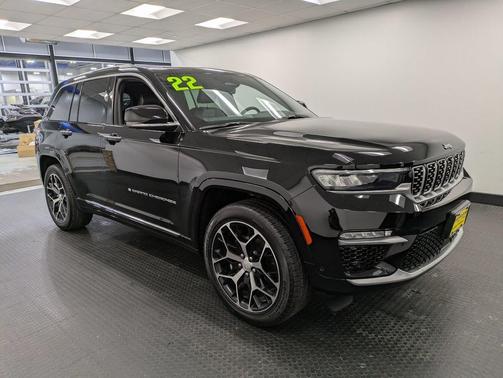 2022 Jeep Grand Cherokee Summit