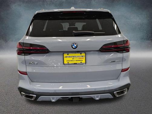 Brooklyn Grey Metallic 2024 BMW X5 xDrive40i