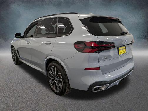 Brooklyn Grey Metallic 2024 BMW X5 xDrive40i