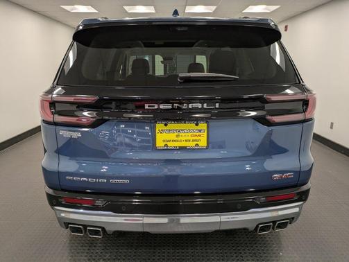 2024 GMC Acadia Denali