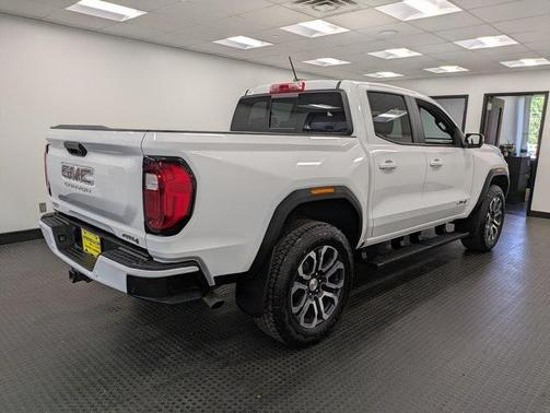 2024 GMC Canyon AT4