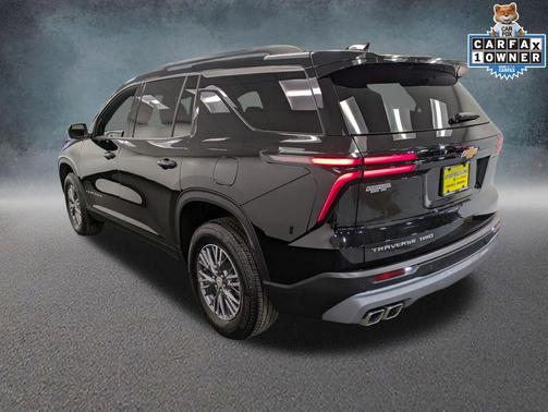 Mosaic Black Metallic 2025 Chevrolet Traverse LT