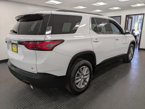 2022 Chevrolet Traverse LT Cloth