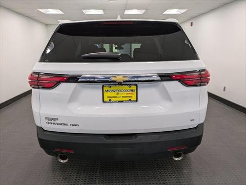 2022 Chevrolet Traverse LT Cloth