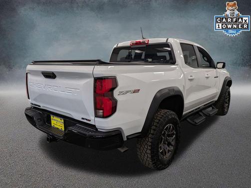 Summit White 2024 Chevrolet Colorado ZR2