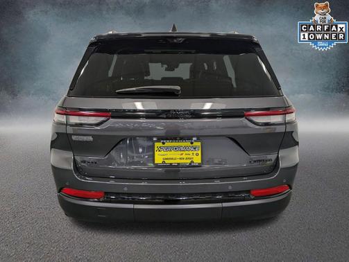 Baltic Gray Metallic Clearcoat 2024 Jeep Grand Cherokee Limited