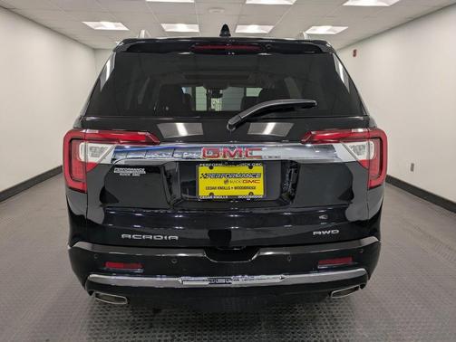 2022 GMC Acadia Denali