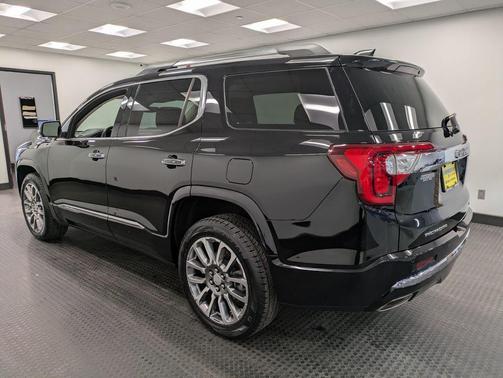 2022 GMC Acadia Denali