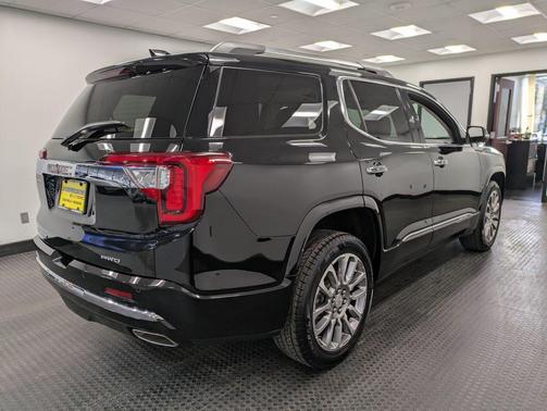 2022 GMC Acadia Denali