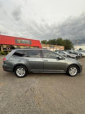 Platinum Gray Metallic 2019 Volkswagen Golf SportWagen 1.4T S
