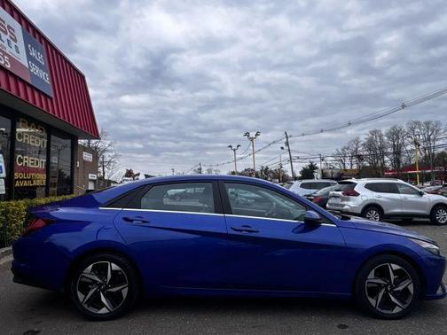 2023 Hyundai ELANTRA Limited