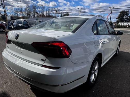 2018 Volkswagen Passat 2.0T S