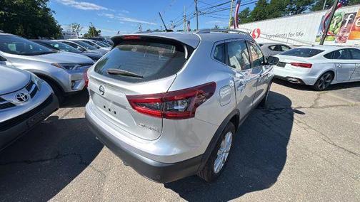 2022 Nissan Rogue Sport SV