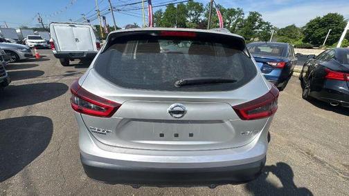 2022 Nissan Rogue Sport SV