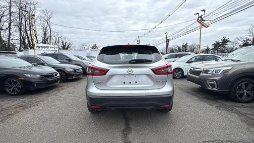 2022 Nissan Rogue Sport SV