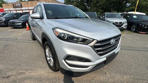 Chromium Silver 2016 Hyundai TUCSON SE