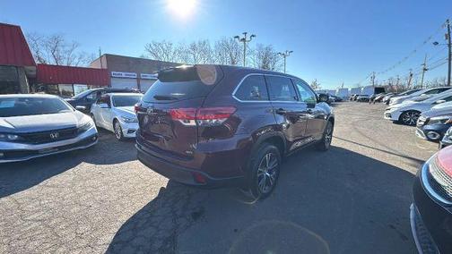 2019 Toyota Highlander LE