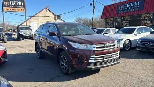 2019 Toyota Highlander LE