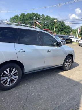 2020 Nissan Pathfinder SL